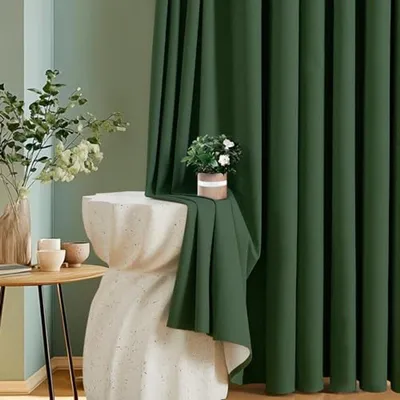 Dunkelgrüne Verdunkelungsvorhänge für Kinderzimmer und Wohnzimmer – 132 x 225 cm (2 Stück)