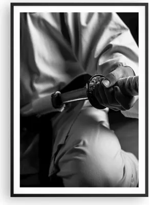 Produktbild von Gerahmtes Poster - Schwarzer Rahmen - Samurai-Schwert - 70x100 cm - Wand Bild - Wanddeko - Wandbilder - Kunstposter - Wandposter - Bilderrahmen - Bilder - Kunstdruck - Wandbild - P2BPA70x100-3746