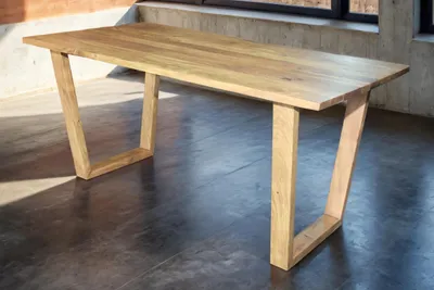 Produktbild von Esstisch 180x90 cm Girona, Akazienholz massiv & naturfarben, Baumkantentisch mit V-Holzgestell, echte Baumkante, pflegeleichter Holztisch/Massivholztisch