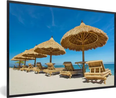 Produktbild von MuchoWow® Gerahmtes Poster Strandkorb - Strand - Sonnenschirm - Meer - Sommer 90x60 cm - Poster mit Schwarzem Bilderrahmen Wandposter Rahmen Foto Bilder - Fotorahmen - Foto-Plakat