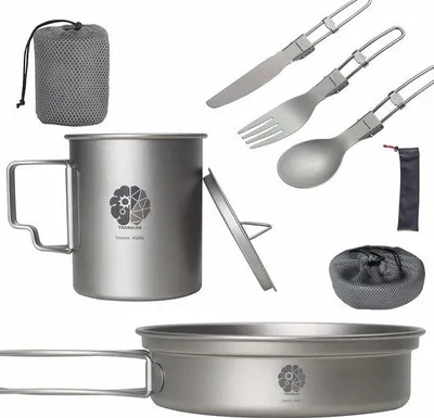 Produktbild von Titanium Campingset, inkl. Messer, Gabel, Löffel und Tragtas, leicht, chic und tragbar.