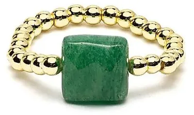 Imagen del producto de Anillo elástico de aventurina verde facetada, aproximadamente 2 cm de diámetro. Disponible para comprar en línea