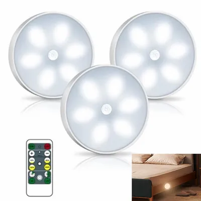 Produktbild von 3er-Set LED Nachtlicht mit Bewegungsmelder & Fernbedienung, Wiederaufladbar über USB, Warmweißes Licht, Sensor-Leuchte für Schrank, Treppe & Schlafzimmer, mit Timer & Klebepad