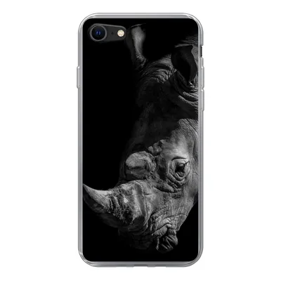 Produktbild von MuchoWow® Handyhülle Schutzhülle Hülle für iPhone SE 2022 Nahaufnahme eines Nashorns auf schwarzem Hintergrund Silikon Softcase Handy Hülle - Schutzhülle