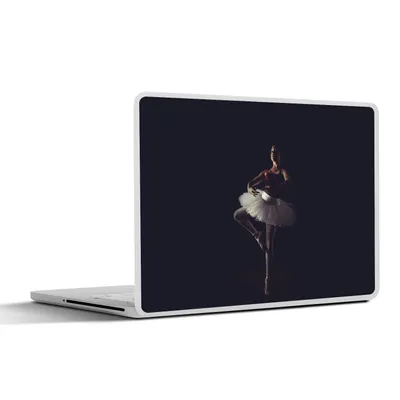 Produktbild von MuchoWow® Laptop Aufkleber Sticker Cover Porträt einer jungen Ballerina auf schwarzem Hintergrund 30x22 cm - Laptop-Sticker