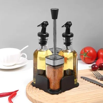 Obrázok produktu pre Sada na bylinky a korenie 160 ml, štvorcová s posýpačom, soľničkou a koreničkou, do domácnosti