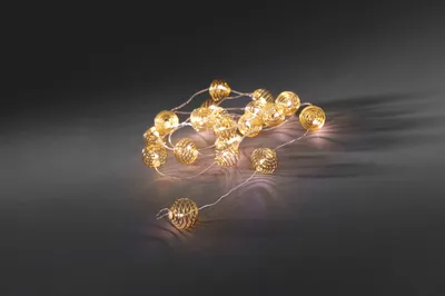 Produktbild von Konstsmide - LED Dekolichterkette, goldfarbene Metall-Drahtkugeln, 20 warm weiße Dioden, batteriebetrieben, Innen, transparentes Kabel, 3 x AA 1.5V (exkl.); 3154-803