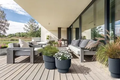 Produktbild von Blumentopf Milly klassisch gestreift Innen- und Außenbereich Pflanzgefäß Pflanztopf aus Kunststoff 299 mm Farbe Hellgrau