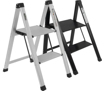 Produktbild von Alu Trittleiter 2-stufig klappbar bis 150 kg silber Anti-Rutsch Trittflächen Klapptritt