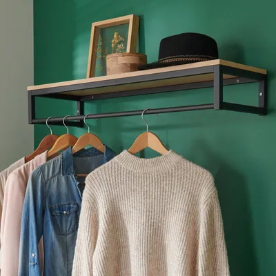 Produktbild von GRIF Wandregalgarderobe aus Holz und Metall