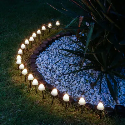 Produktbild von LED Solar Mini Pilze - 10 Gartenstecker mit Erdspießen - 8 Funkt. - Lichtsensor - H: 20cm - weiß