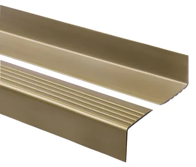 Produktbild von Treppenkantenprofil 50x42 mm, Treppenprofil PVC für Treppenstufen, Treppenkantenschutz mit Rillen, Antirutsch, RGP, messing, 150 cm  - Quest