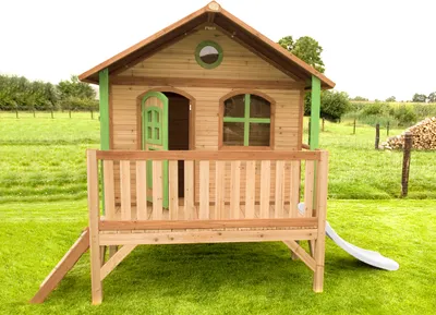 Produktbild von AXI Spielhaus Stef mit weißer Rutsche | Stelzenhaus in Braun & Grün aus  Holz für Kinder | Spielturm für den Garten