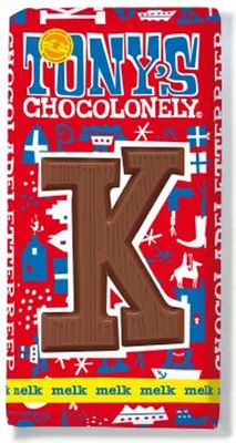 Obrázek produktu pro Tony's Chocolonely mléčná/hořká čokoláda s abecedou 180 g | Stojan na 60 kusů