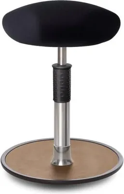 Produktbild von Sitz- Stehhocker Free Regular Triangel Gestrick schwarz Chrom /Natur.