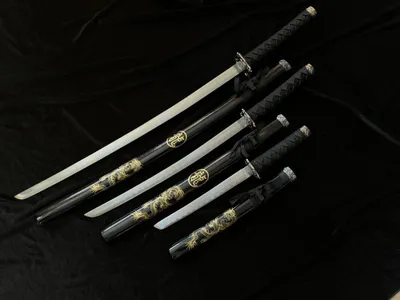 Image de Ensemble de 3 épées décoratives japonaises – Katana Wakizashi Tanto avec support et fourreaux – Réplique samouraï, objet de collection, décoration murale et de table, idée cadeau 5KM31-3PC