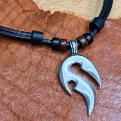 Produktbild von HANA LIMA | Surferkette Maori Tribal Flamme Kette Leder Halskette Herren Damen