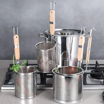 Productafbeelding van Famanu schuimklopper, 18 cm - roestvrij staal met houten handvat