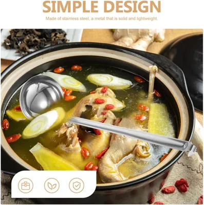 Imagen del producto de Aplastador de ajo Famanu, diseño ergonómico, acero inoxidable, color plateado