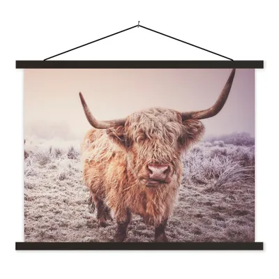 Produktbild von MuchoWow® Textilposter Schottische Hochlandbewohner - Licht - Himmel - Natur 150x113 cm mit holzfarbenen Rahmen - Poster