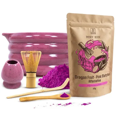 Produktbild von Mary Rose - Pink Matcha Set Drachenfrucht Pulver 50g - Keramik Schale Beri 500ml mit Ausguss Lila - Bambus Zubehör- Besen, Löffel & Halter