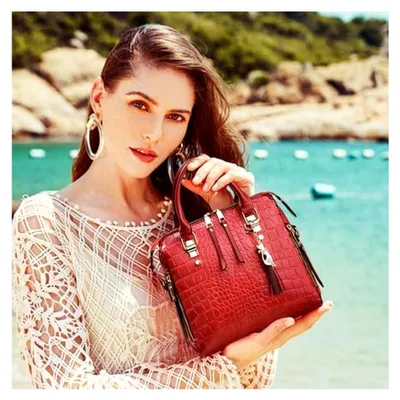 Produktbild von Damen Handtaschen- und Geldbörsenset mit Umhängetasche und Krokodilprägung