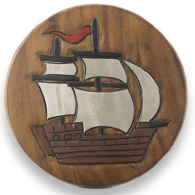 Produktbild von Tokoindah Kinderhocker Segelschiff – Schemel aus Massivholz, in Handarbeit gefertigt & bemalt, runder Sitzhocker fürs Kinderzimmer