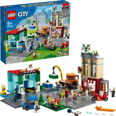 A LEGO City building set box and the assembled toy set are displayed.