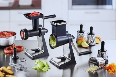 Immagine prodotto di Utensile da cucina multiuso per tagliare, grattugiare e tritare