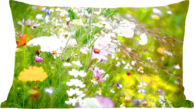 Produktbild von MuchoWow® Zierkissen Sofakissen Wohnzimmer Dekokissen 50x30 cm Blumen - Natur - Grün - Gras - Lila - Weiß - Wohnzimmerdekoration - Polster mit Photo