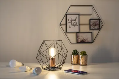Produktbild von Hama WLAN-LED-Lampe E14 5,5W weiß, dimmbar, Kerze      176602
