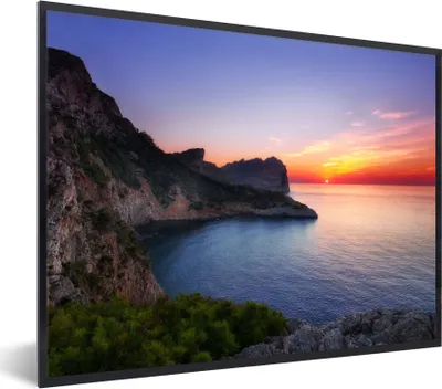 Produktbild von MuchoWow® Gerahmtes Poster Meer - Felsen - Berge - Natur 80x60 cm - Poster mit Schwarzem Bilderrahmen Wandposter Rahmen Foto Bilder - Schwarzem - Mit Gestell