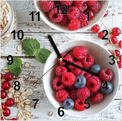 Produktbild von Wanduhr aus Glas mit Motiv Himmlische Beeren- 30 x 30 cm - inkl. Aufhängesystem