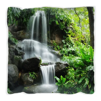 Produktbild von Wallario Premium Kissen, weiche Oberfläche, mit Motiv Sturzbach im Grünen, Größe: 40 x 40 cm, mit weißer Rückseite