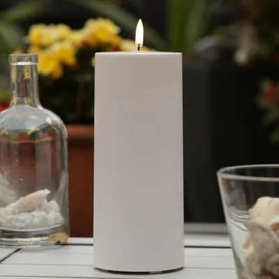 Produktbild von LED Kerze THEA - Kunststoff - Timer - H: 20cm - D: 8,4cm - bis zu 2500 Std.  - für Außen - weiß
