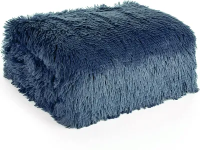 Produktbild von Flauschige Decke Tifany 1 150x200 cm dunkelblau