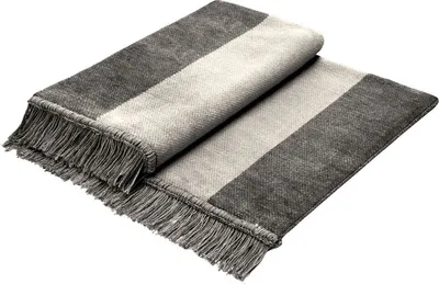Produktbild von Biederlack Plaid mit Fransen Cover Baumwolle Design Salt & Pepper Farbe silber Größe 50 x 200