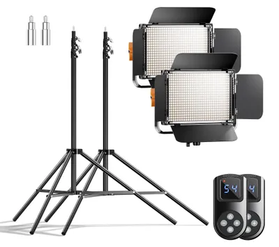 Image de Lot de 2 lampes Walimex pro LED Niova 900 Bi Color avec trépied, comprenant des panneaux LED de 54 W, une température de couleur réglable et des trépieds d'éclairage