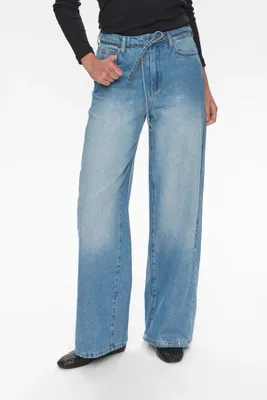 Produktbild von Nümph Nubrooklyn Jeans, Modell 706221, blaue Jeans, mit silbernen Akzenten