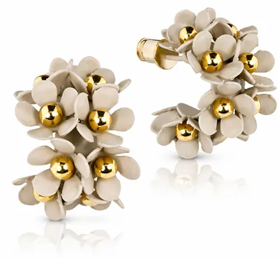Produktbild von LUISIA® Halb Creolen Ohrstecker "Mia" mit Blüten | Sand