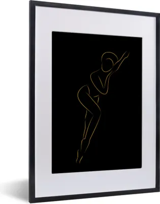 Produktbild von MuchoWow® Gerahmtes Poster Frau - Schwarz - Gold - Strichzeichnung 30x40 cm - Poster mit Schwarzem Bilderrahmen Wandposter Rahmen Foto Bilder - Wandposter Schlafzimmer