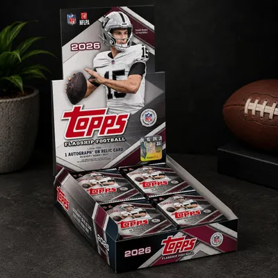 Zdjęcie produktu dla Pudełko kolekcjonerskie Topps Flagship NFL, edycja 2026, język angielski, Obraz wygenerowany przez AI