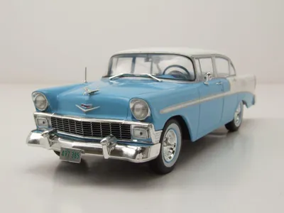 Produktbild von Whitebox 124248 Chevrolet Bel Air 4-Door Hardtop 1956 hellblau weiß 1:24