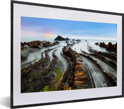 Produktbild von MuchoWow® Gerahmtes Poster Nebel - Felsen - Wasser - Natur 40x30 cm - Poster mit Schwarzem Bilderrahmen Wandposter Rahmen Foto Bilder - Bilderrahmen - Poster im Rahmen