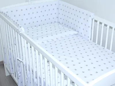 Produktbild von 3 teiliges Baby Bettset mit Bettwäsche und Nestchen für Bett 70x140 cm - 29. Sterne auf Weiß