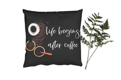 Produktbild von MuchoWow® Zierkissen Sofakissen Wohnzimmer Dekokissen 60x60 cm Zitate - Sprichwörter - Das Leben beginnt nach dem Kaffee - Kaffee - Sitzfläche - Foto Polster