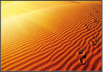 Produktbild von Wallario Wandbild Fußspuren im Sand - Sanddüne in der Wüste, Größe: 70,30 x 100,30 cm, Poster mit schwarzem Aluminiumrahmen