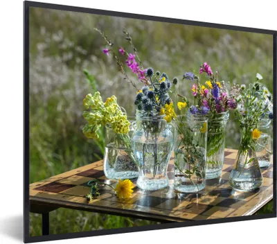 Produktbild von MuchoWow® Gerahmtes Poster Vase - Blumen - Farben 80x60 cm - Poster mit Schwarzem Bilderrahmen Wandposter Rahmen Foto Bilder - Schwarzem - Mit Gestell