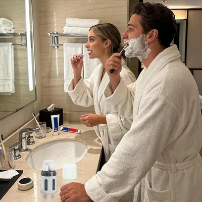 Produktbild von Nachfüllbares 4-in-1-Reiseflaschen-Set in Reisegröße für Shampoo, Duschgel, Lotion, Parfüm und andere Pflegeprodukte