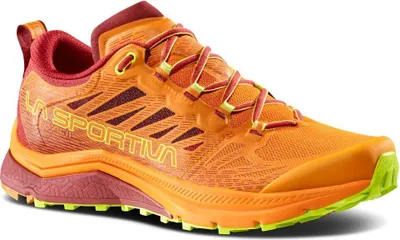 Trailrunning-Schuh "Jackal II" von La Sportiva in leuchtendem Orange mit grünen Akzenten.